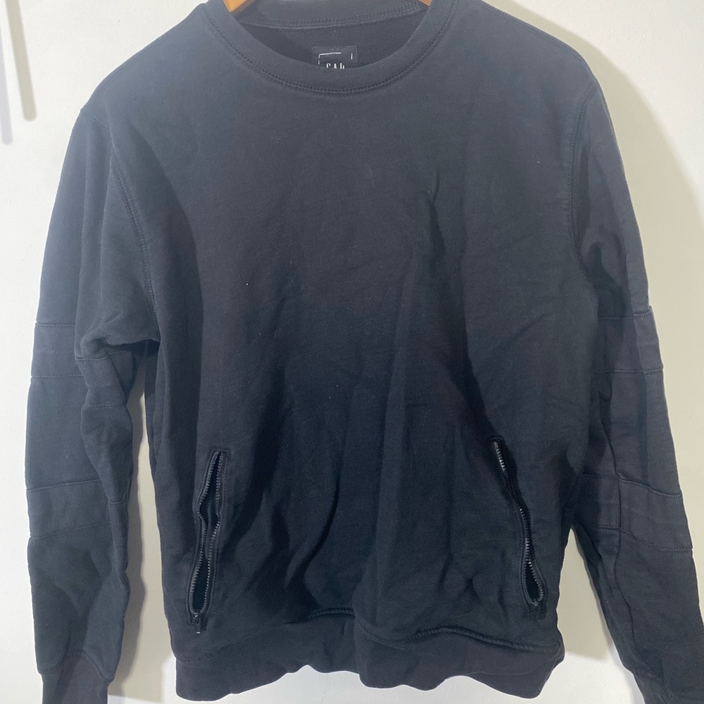 GAP Black Crewneck Sweater